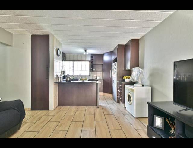 3 BEDROOM APARTMENT FOR SALE IN MEYERSDAL